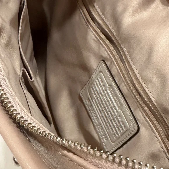 *NWOT* Coach Pink and White Shoulder Bag - Picture 6 of 11